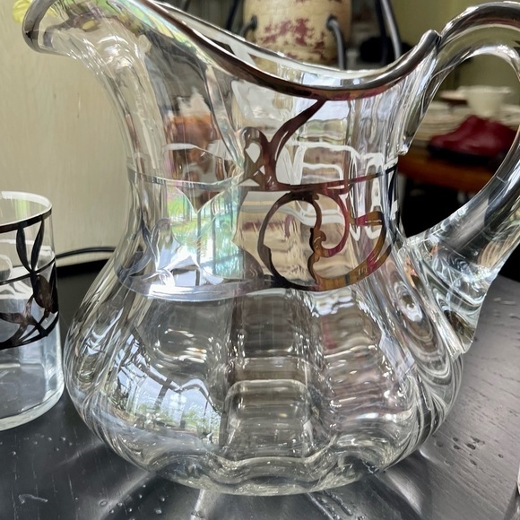 STERLING SILVER OVERLAY, CLEAR GLASS, WATER PITCHER WITH 3 MATCHING GLASSES. - Picture 15 of 16